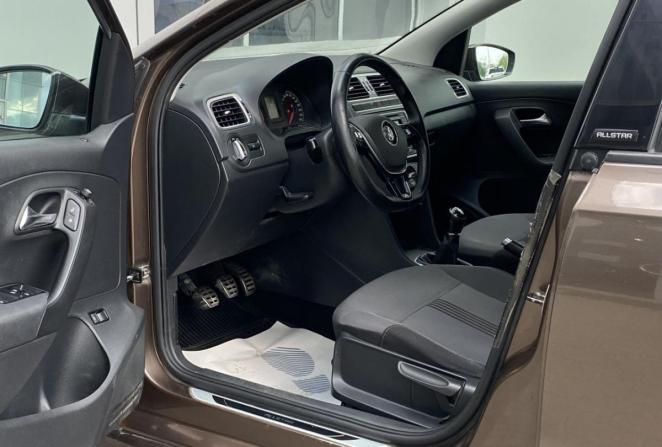 Volkswagen Polo V Рестайлинг с пробегом 2016 года, цена 980 000 рублей, 164514 км, седан, Автокод Объявления