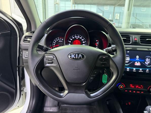 Kia Rio III Рестайлинг с пробегом 2015 года, цена 1 179 000 рублей, 77814 км, седан, Автокод Объявления