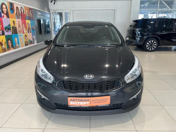 Kia Ceed II Рестайлинг с пробегом 2017 года, цена 929 000 рублей, 258000 км, хэтчбек, Автокод Объявления