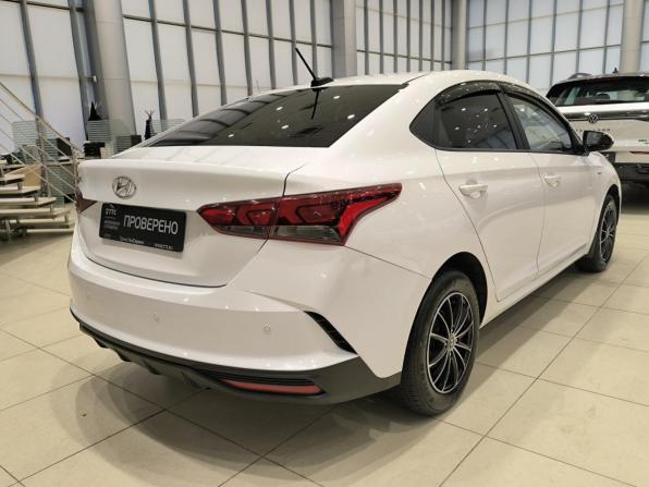 Hyundai Solaris II Рестайлинг с пробегом 2021 года, цена 1 330 000 рублей, 73717 км, седан, Автокод Объявления