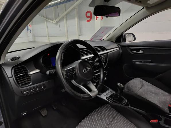 Kia Rio IV с пробегом 2018 года, цена 990 000 рублей, 212191 км, хэтчбек, Автокод Объявления