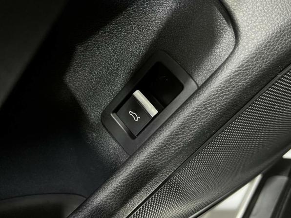 Audi A4 V (B9) с пробегом 2019 года, цена 2 550 000 рублей, 101945 км, седан, Автокод Объявления
