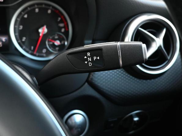 Mercedes-Benz A-Класс III (W176) Рестайлинг с пробегом 2017 года, цена 1 599 000 рублей, 50169 км, хэтчбек, Автокод Объявления