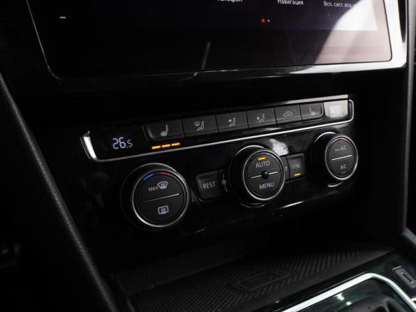 Volkswagen Passat B8 Рестайлинг с пробегом 2020 года, цена 3 233 000 рублей, 158842 км, универсал, Автокод Объявления