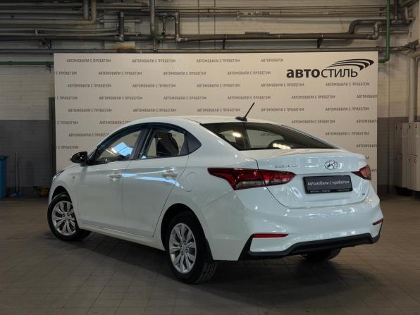 Hyundai Solaris II с пробегом 2018 года, цена 919 000 рублей, 139400 км, седан, Автокод Объявления