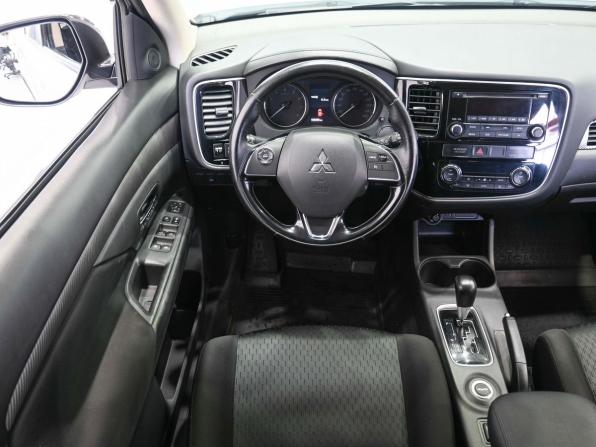 Mitsubishi Outlander III Рестайлинг 2 с пробегом 2015 года, цена 1 789 900 рублей, 159000 км, внедорожник, Автокод Объявления