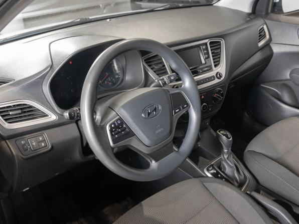 Hyundai Solaris II с пробегом 2019 года, цена 1 326 100 рублей, 151240 км, седан, Автокод Объявления