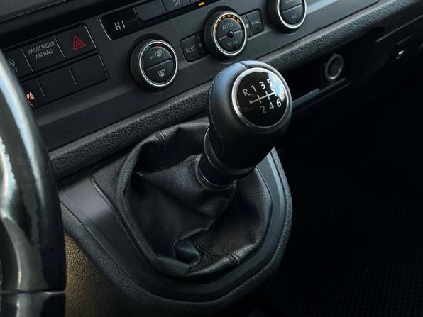 Volkswagen Caravelle T6 с пробегом 2019 года, цена 2 763 200 рублей, 181586 км, минивэн, Автокод Объявления