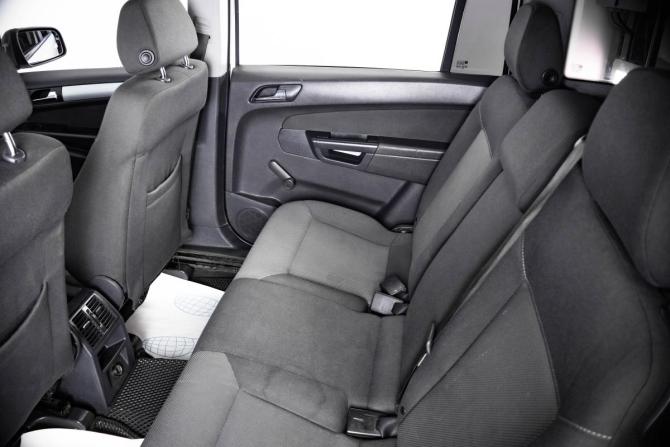 Opel Zafira B Рестайлинг с пробегом 2012 года, цена 679 000 рублей, 360000 км, компактвэн, Автокод Объявления