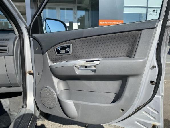 Kia Carens I (RS) Рестайлинг с пробегом 2006 года, цена 355 000 рублей, 250685 км, компактвэн, Автокод Объявления