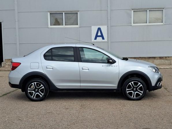Renault Logan II Рестайлинг с пробегом 2018 года, цена 1 170 000 рублей, 100588 км, седан, Автокод Объявления