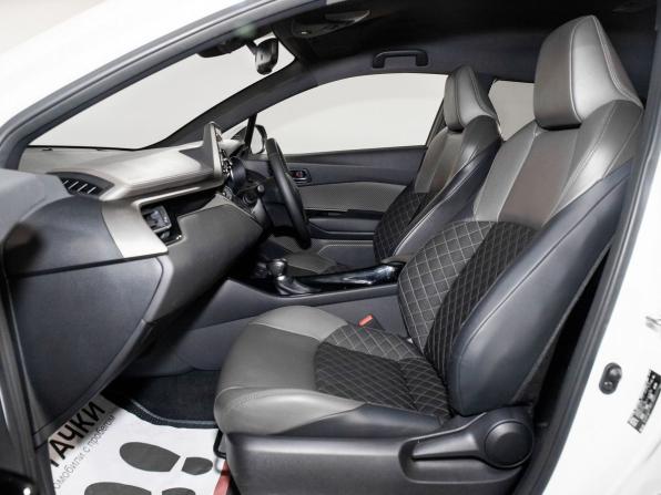 Toyota C-HR I Рестайлинг с пробегом 2019 года, цена 1 745 500 рублей, 64428 км, внедорожник, Автокод Объявления