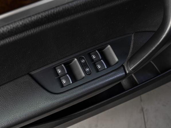 Volkswagen Touareg II с пробегом 2014 года, цена 1 950 000 рублей, 306909 км, внедорожник, Автокод Объявления