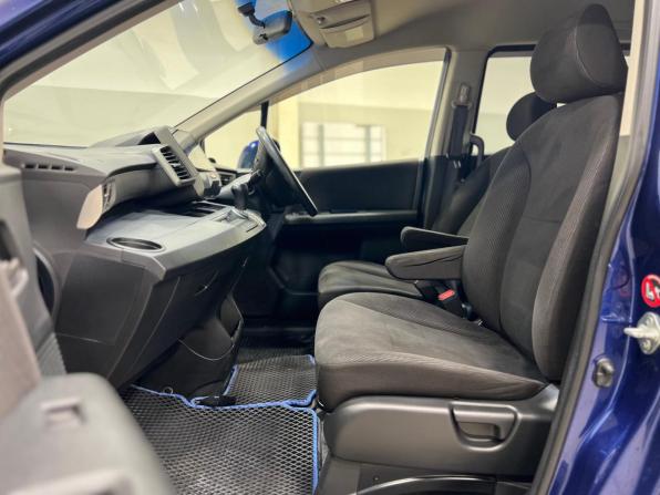 Honda Freed I Рестайлинг с пробегом 2012 года, цена 995 000 рублей, 175000 км, компактвэн, Автокод Объявления