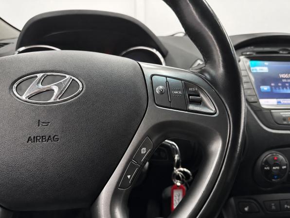 Hyundai ix35 I Рестайлинг с пробегом 2015 года, цена 1 399 000 рублей, 180000 км, внедорожник, Автокод Объявления