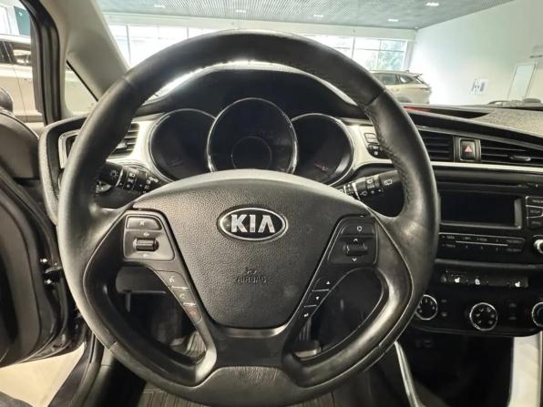 Kia Ceed II Рестайлинг с пробегом 2016 года, цена 1 249 000 рублей, 157000 км, универсал, Автокод Объявления