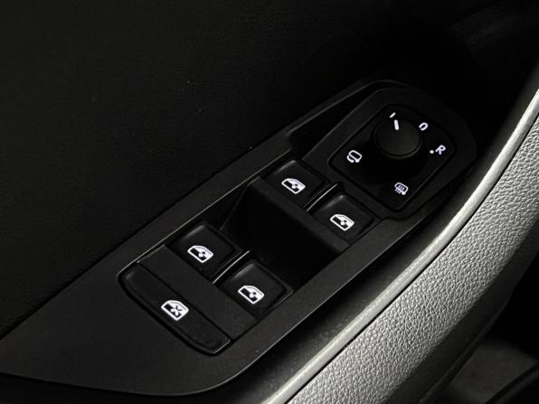 Skoda Karoq I с пробегом 2020 года, цена 2 185 000 рублей, 110564 км, внедорожник, Автокод Объявления