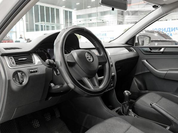 Skoda Rapid I Рестайлинг с пробегом 2018 года, цена 1 099 000 рублей, 140385 км, лифтбек, Автокод Объявления