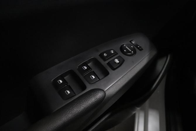 Hyundai Solaris II Рестайлинг с пробегом 2021 года, цена 1 654 000 рублей, 53118 км, седан, Автокод Объявления