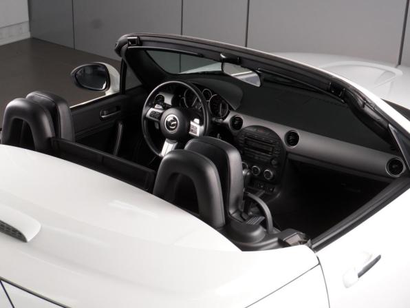 Mazda MX-5 III (NC) Рестайлинг с пробегом 2012 года, цена 2 996 000 рублей, 15622 км, родстер, Автокод Объявления