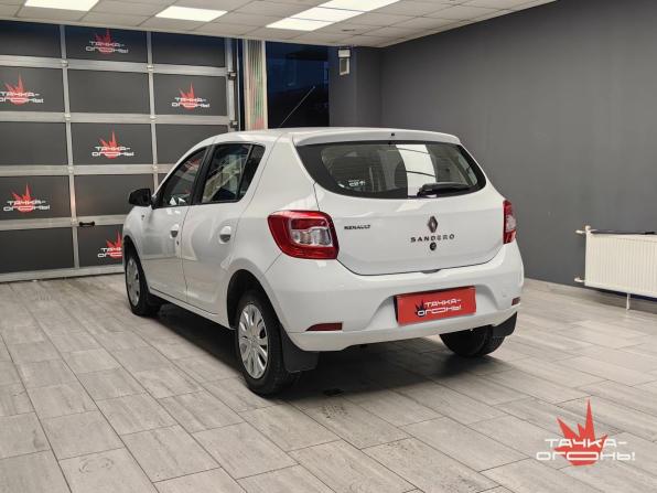 Renault Sandero II с пробегом 2015 года, цена 828 000 рублей, 136000 км, хэтчбек, Автокод Объявления