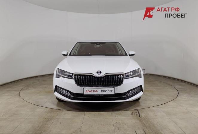 Skoda Superb III Рестайлинг с пробегом 2019 года, цена 2 830 000 рублей, 63000 км, лифтбек, Автокод Объявления