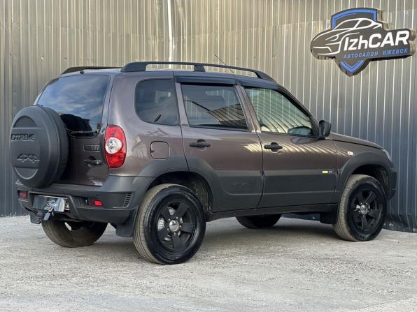 Chevrolet Niva I Рестайлинг с пробегом 2017 года, цена 729 000 рублей, 97800 км, внедорожник, Автокод Объявления