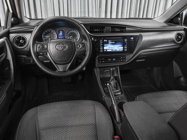 Toyota Corolla XI (E160 E170 E180) Рестайлинг 1 с пробегом 2018 года, цена 1 580 000 рублей, 119277 км, седан, Автокод Объявления