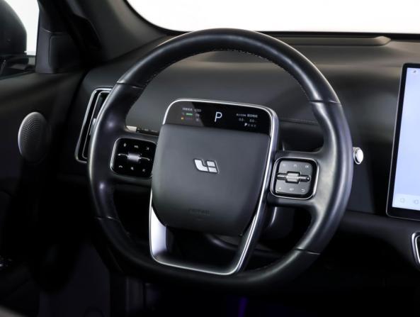 Li Auto (Lixiang) L7 I Рестайлинг с пробегом 2024 года, цена 6 890 000 рублей, 22158 км, внедорожник, Автокод Объявления