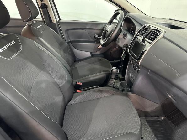 Renault Logan II Рестайлинг с пробегом 2021 года, цена 1 270 000 рублей, 32379 км, седан, Автокод Объявления
