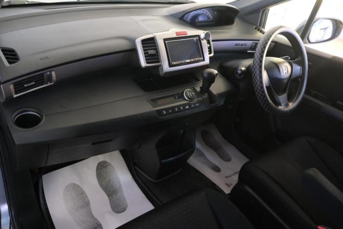 Honda Freed I с пробегом 2010 года, цена 1 069 000 рублей, 207000 км, компактвэн, Автокод Объявления