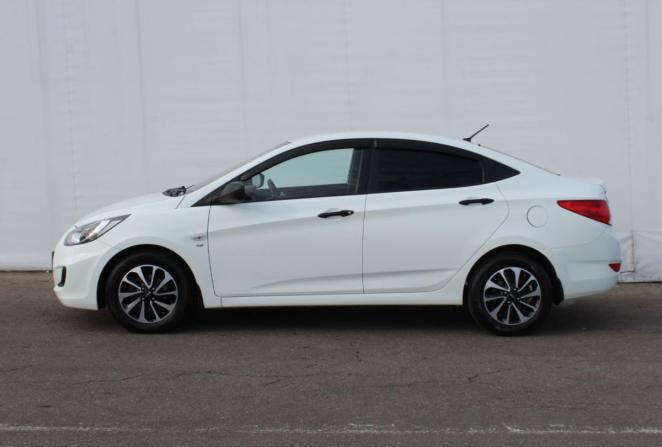 Hyundai Solaris I с пробегом 2014 года, цена 640 000 рублей, 211007 км, седан, Автокод Объявления