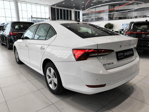 Skoda Octavia IV (A8) с пробегом 2021 года, цена 1 750 000 рублей, 176014 км, лифтбек, Автокод Объявления