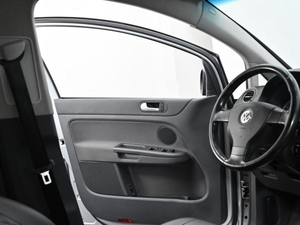 Volkswagen Golf V с пробегом 2006 года, цена 549 000 рублей, 170000 км, хэтчбек, Автокод Объявления