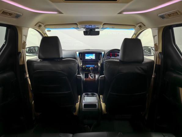 Toyota Vellfire II Рестайлинг с пробегом 2018 года, цена 4 300 000 рублей, 130900 км, минивэн, Автокод Объявления