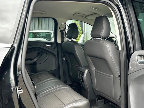 Ford Kuga II Рестайлинг с пробегом 2018 года, цена 1 699 300 рублей, 109054 км, внедорожник, Автокод Объявления