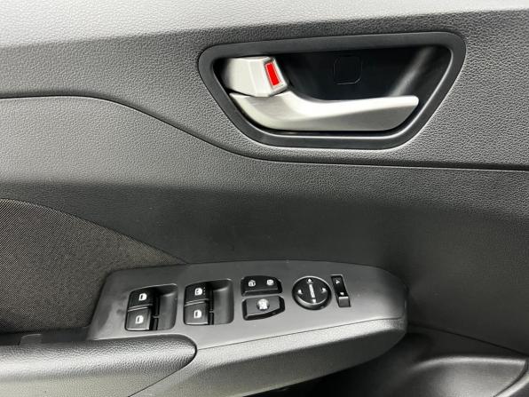 Hyundai Solaris II с пробегом 2019 года, цена 1 350 001 рубль, 147509 км, седан, Автокод Объявления