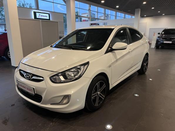 Hyundai Solaris I с пробегом 2013 года, цена 650 000 рублей, 213235 км, седан, Автокод Объявления