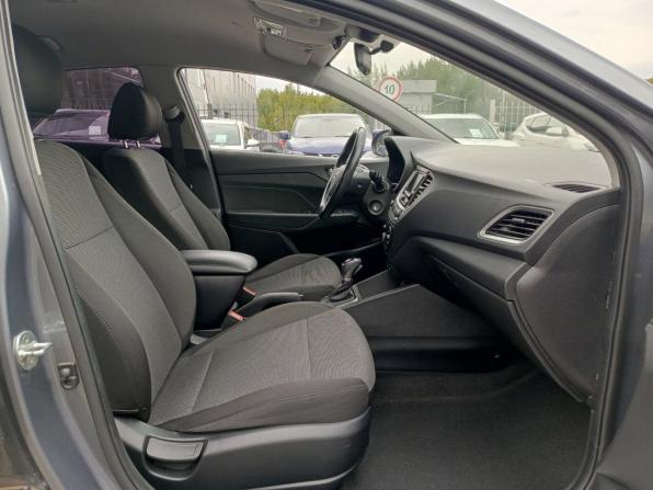 Hyundai Solaris II с пробегом 2018 года, цена 1 190 000 рублей, 164445 км, седан, Автокод Объявления