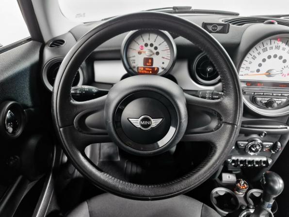 Mini Hatch II (R56) Рестайлинг с пробегом 2012 года, цена 949 000 рублей, 111076 км, хэтчбек, Автокод Объявления