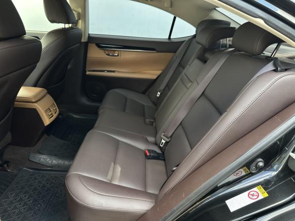 Lexus ES VI Рестайлинг с пробегом 2018 года, цена 2 375 000 рублей, 210695 км, седан, Автокод Объявления