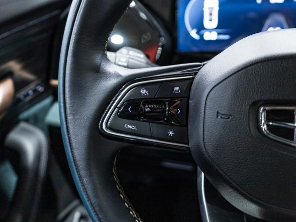 Geely Monjaro I с пробегом 2023 года, цена 2 937 960 рублей, 44651 км, внедорожник, Автокод Объявления