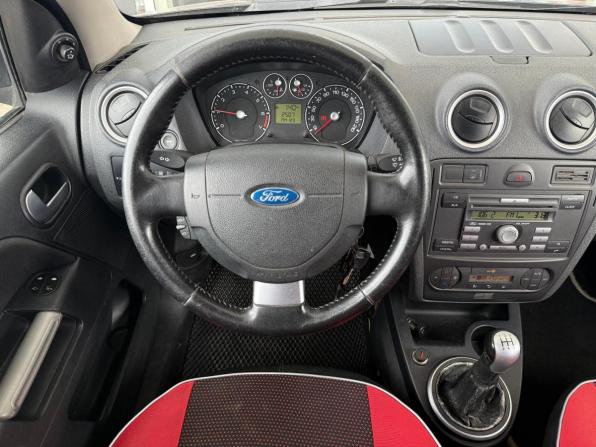 Ford Fusion I Рестайлинг с пробегом 2006 года, цена 499 000 рублей, 194000 км, хэтчбек, Автокод Объявления