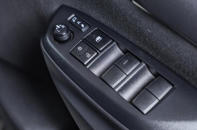 Toyota Yaris IV с пробегом 2021 года, цена 1 299 000 рублей, 86000 км, хэтчбек, Автокод Объявления