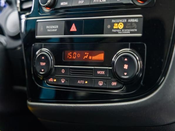 Mitsubishi Outlander III Рестайлинг 3 с пробегом 2019 года, цена 1 998 000 рублей, 150320 км, внедорожник, Автокод Объявления