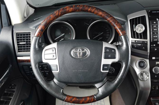 Toyota Land Cruiser 200 Series с пробегом 2014 года, цена 3 849 000 рублей, 280000 км, внедорожник, Автокод Объявления
