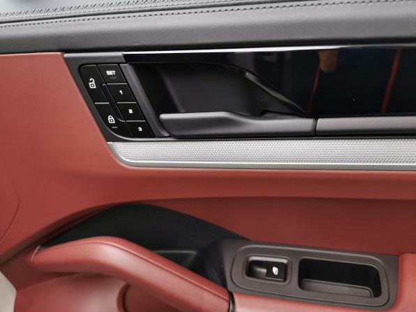 Porsche Cayenne III Рестайлинг с пробегом 2024 года, цена 14 900 000 рублей, 16857 км, внедорожник, Автокод Объявления