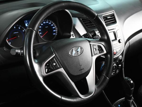 Hyundai Solaris I Рестайлинг с пробегом 2015 года, цена 1 049 000 рублей, 190563 км, седан, Автокод Объявления