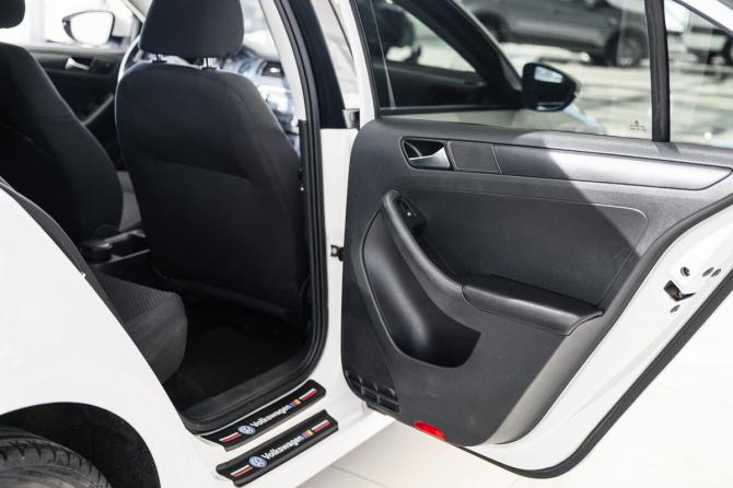 Volkswagen Jetta VI Рестайлинг с пробегом 2014 года, цена 1 300 000 рублей, 132000 км, седан, Автокод Объявления