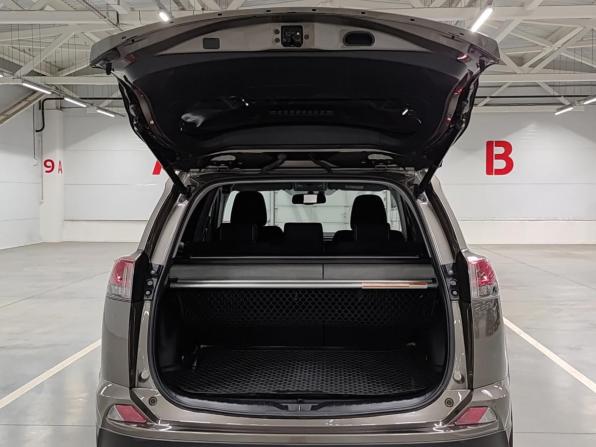 Toyota RAV4 IV (XA40) Рестайлинг с пробегом 2018 года, цена 2 849 000 рублей, 36849 км, внедорожник, Автокод Объявления